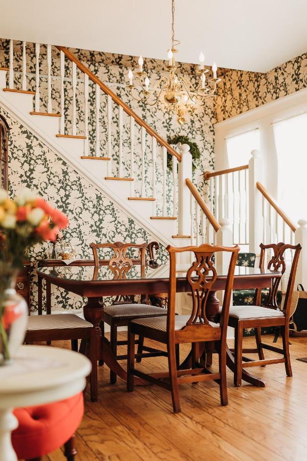 The Rochester Inn Sheboygan Falls Esterno foto