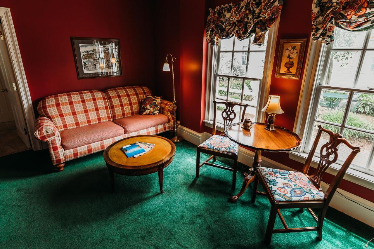The Rochester Inn Sheboygan Falls Esterno foto