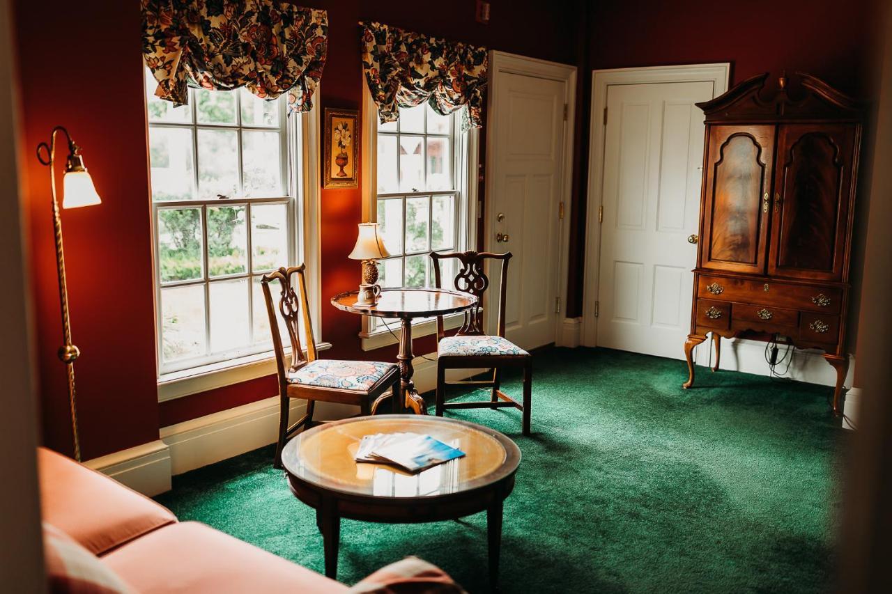 The Rochester Inn Sheboygan Falls Esterno foto